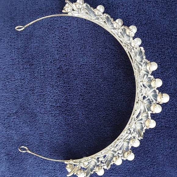 Silver Rhinestone And Pearl Adult Bridal Crown main image 7